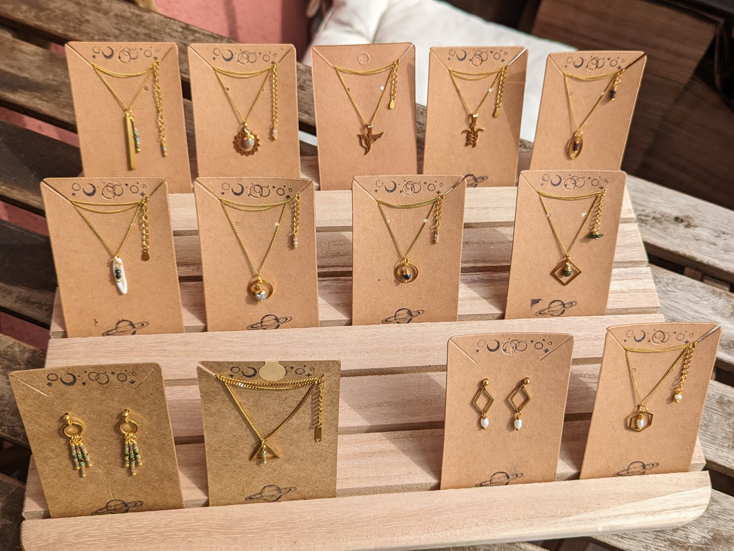 Golden Hummingbird Necklace | Thin, short curb chain stainless steel | Animal pendant hummingbird / bird | Gift for Bird lovers