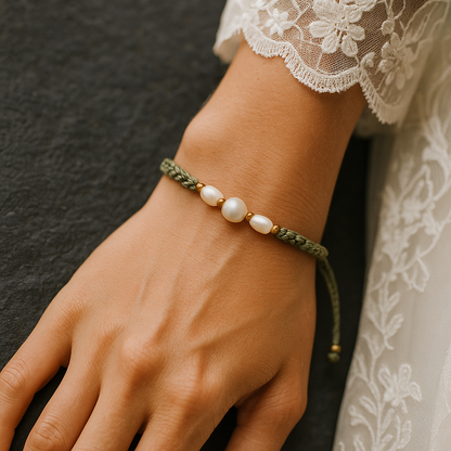 FERN PEARL | Freshwater Pearl and Mother-of-Pearl Bracelet