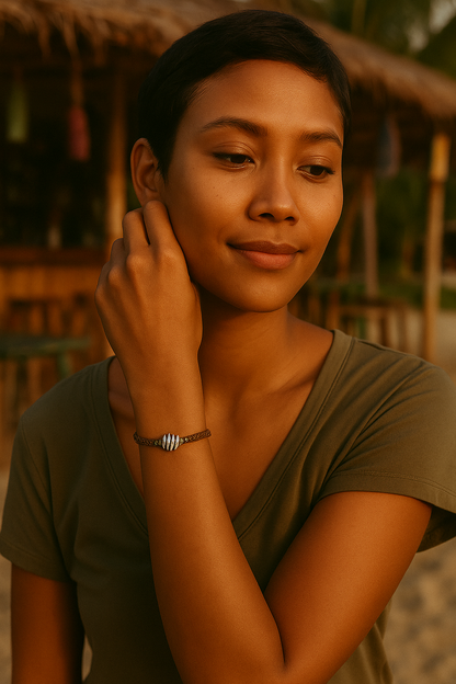 ### KOH PHAYAM | Macrame Shell Bracelet