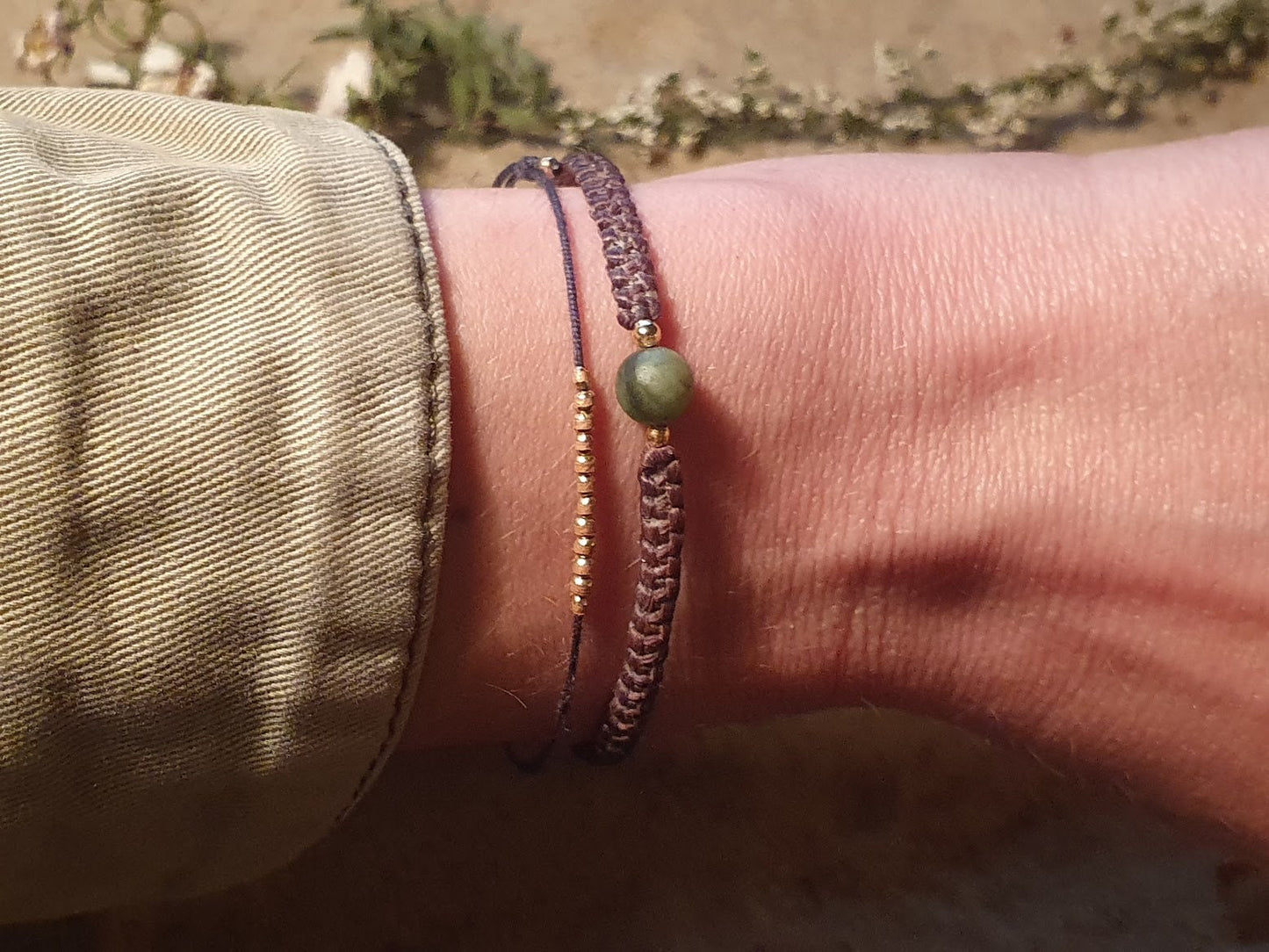 Makramee Armband "Planet" | Edelstein (Jade, Mondstein, Lava, Aventurin) | Personalisierbar, Armband selbst designen | Armband Konfigurator