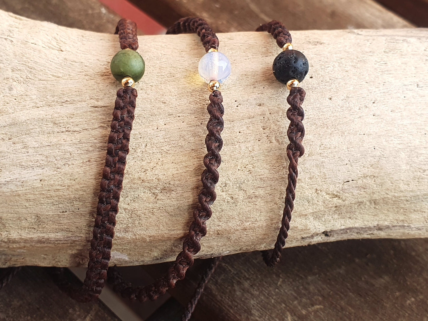 Makramee Armband "Planet" | Edelstein (Jade, Mondstein, Lava, Aventurin) | Personalisierbar, Armband selbst designen | Armband Konfigurator