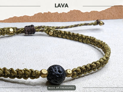 Makramee Armband "Planet" mit Lava-Stein (schwarz) & Messingperlen | Garn Olivgrün / Khaki | Handgeknüpft, langlebig, perfekt für den Alltag