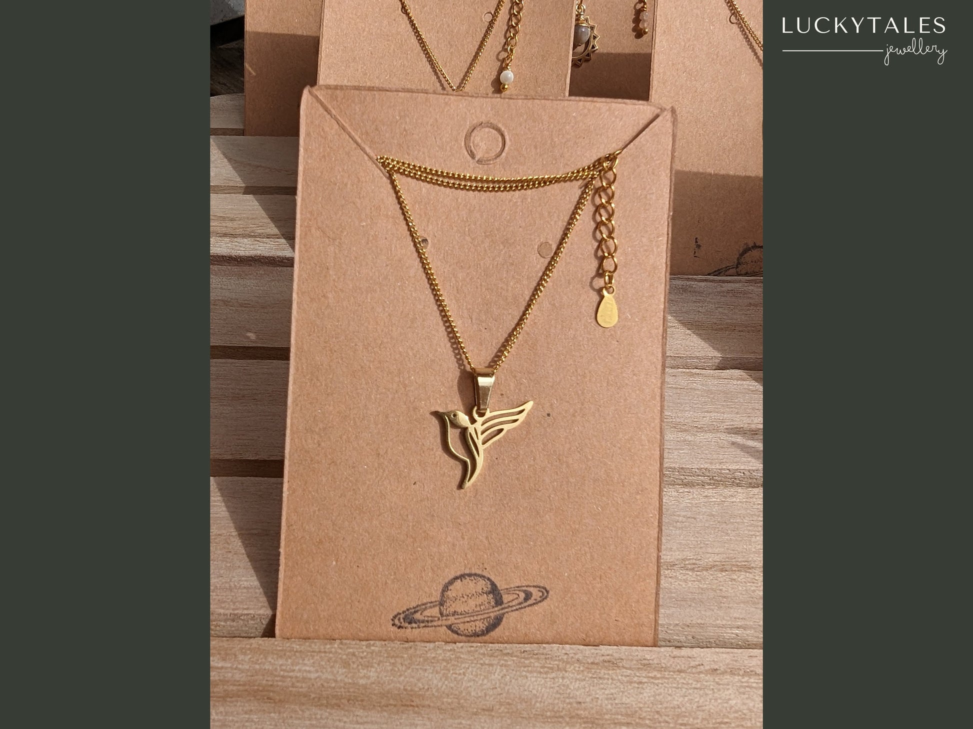 Golden Hummingbird Necklace | Thin, short curb chain stainless steel | Animal pendant hummingbird / bird | Gift for Bird lovers