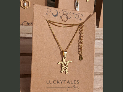 Golden Turtle Necklace | Thin, short curb chain stainless steel | Animal pendant sea turtle / sealife | Minimalist, waterproof, tropical