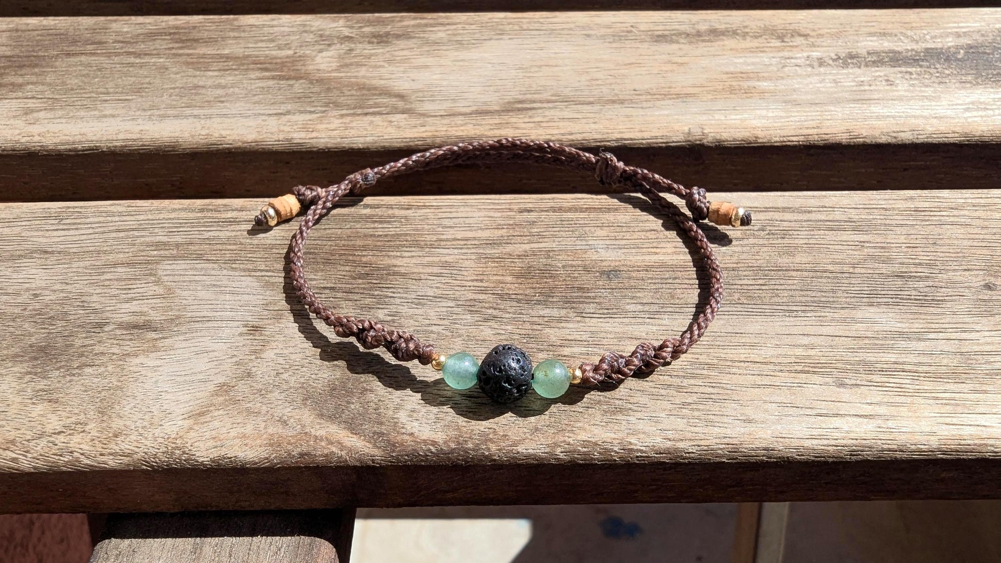 Makramee Armband "Zelda" | Aventurin (grün) & Lava (schwarz) | eigenes Armband kreieren | Fantasy Armband mit Naturstein